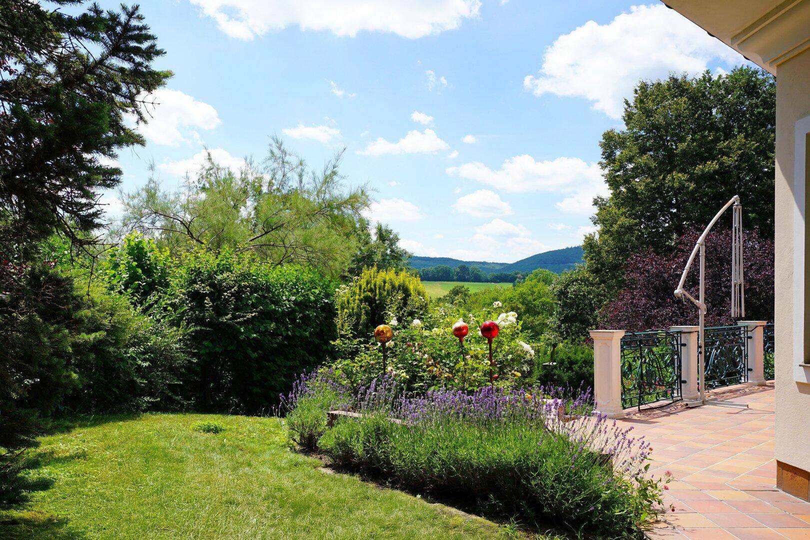 obere Gartenaussicht mit Blick nach Südwesten