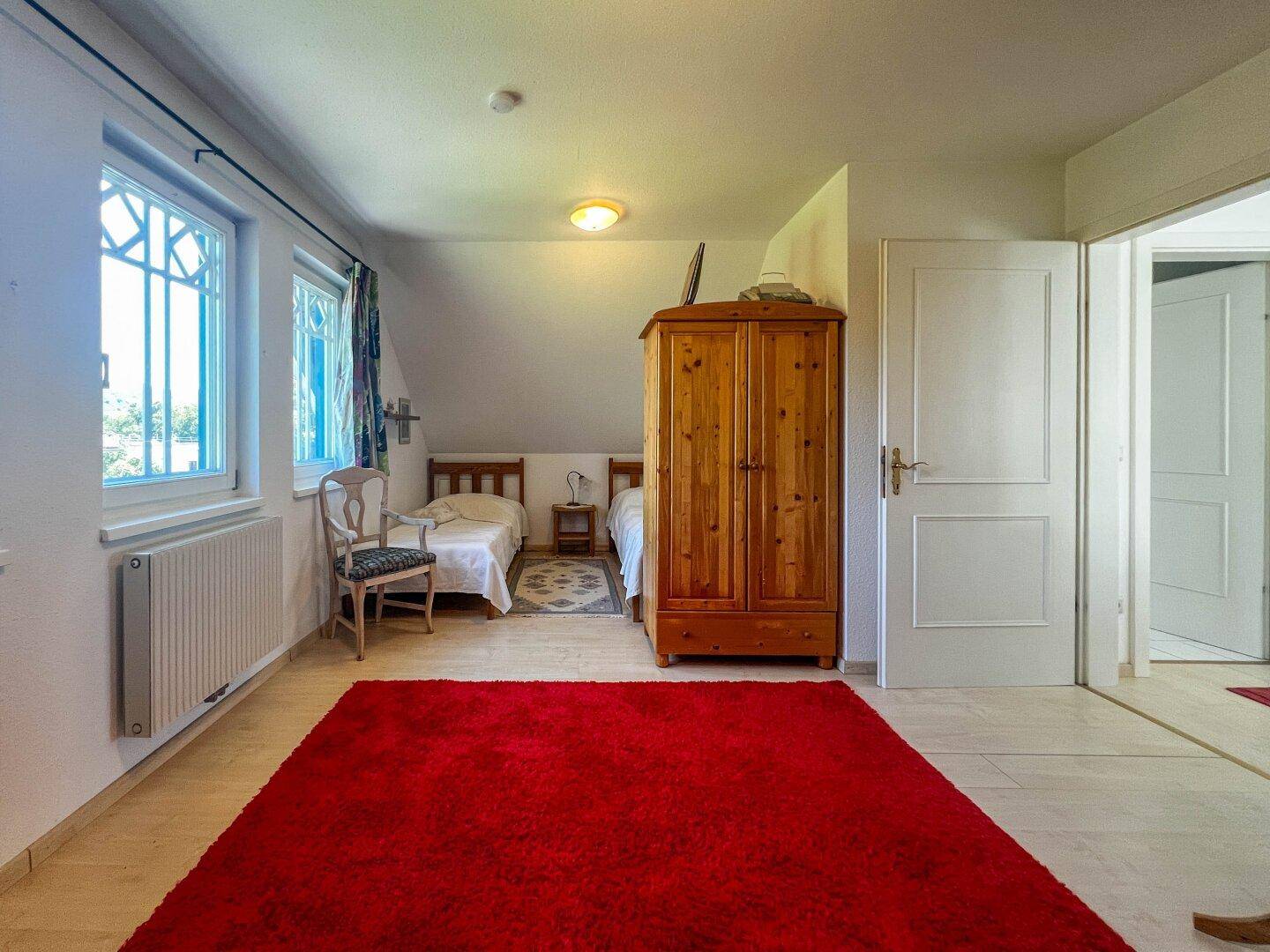 ostseitiges Zimmer