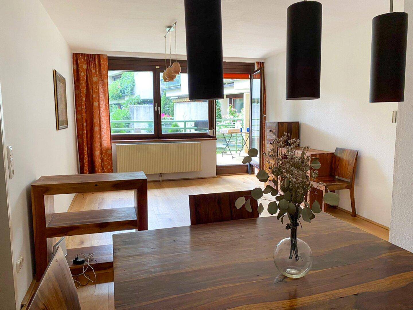 Wohnzimmer Richtung Balkon