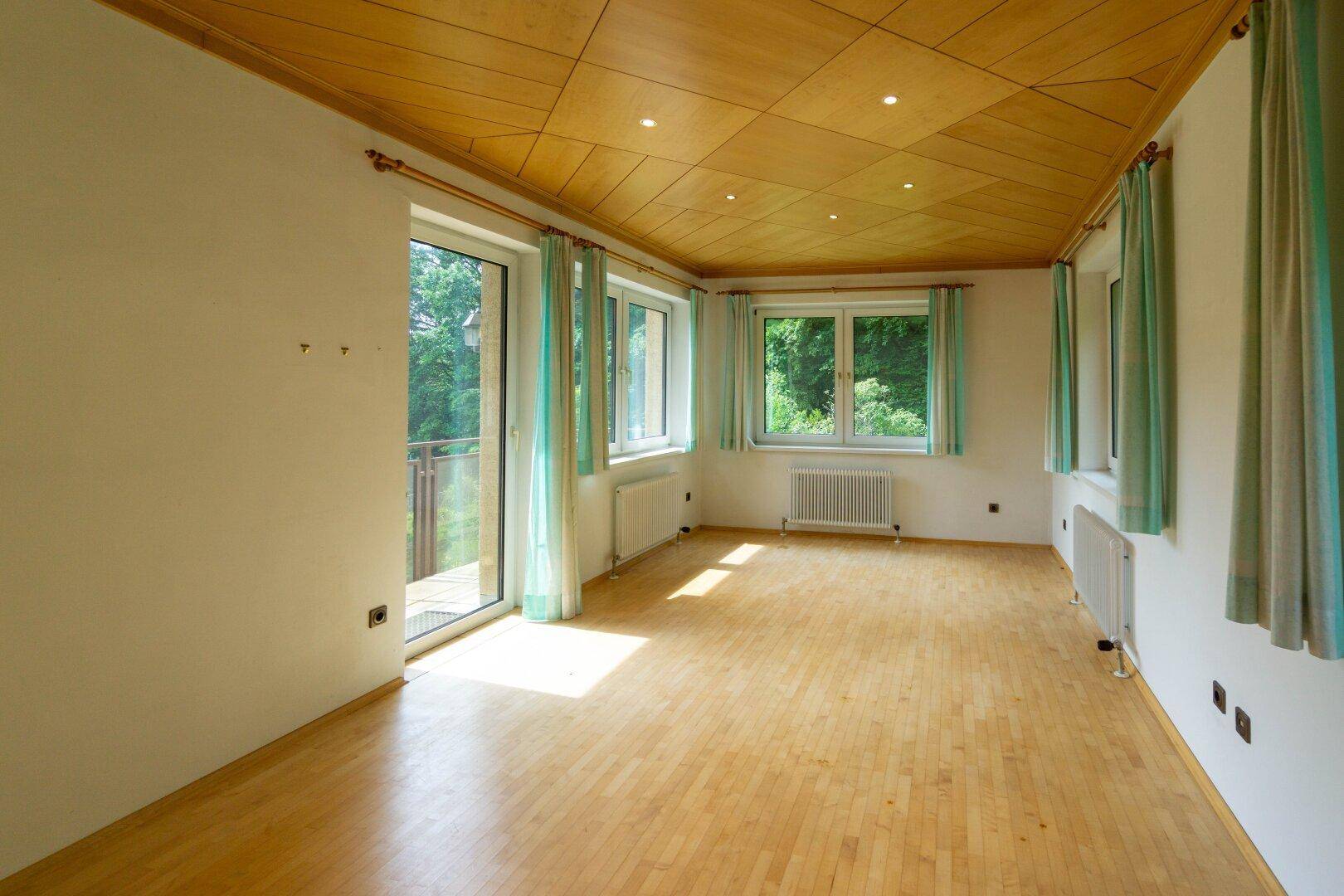 Zimmer mit Balkon OG
