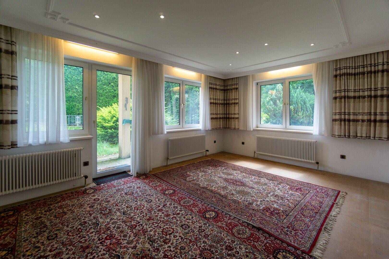 nordöstliches Zimmer EG mit Gartenausgang