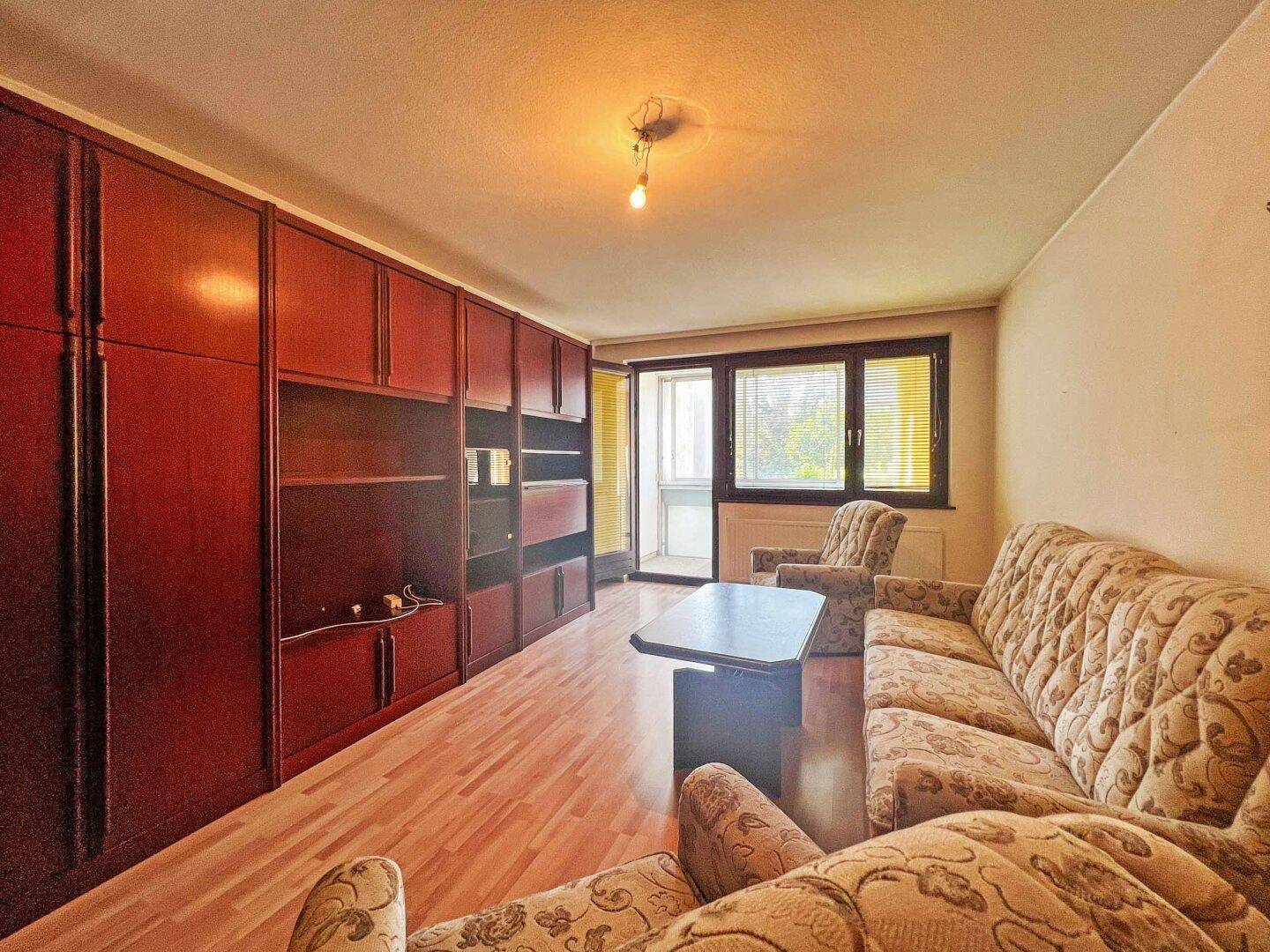 Wohnzimmer_Ausgang Loggia