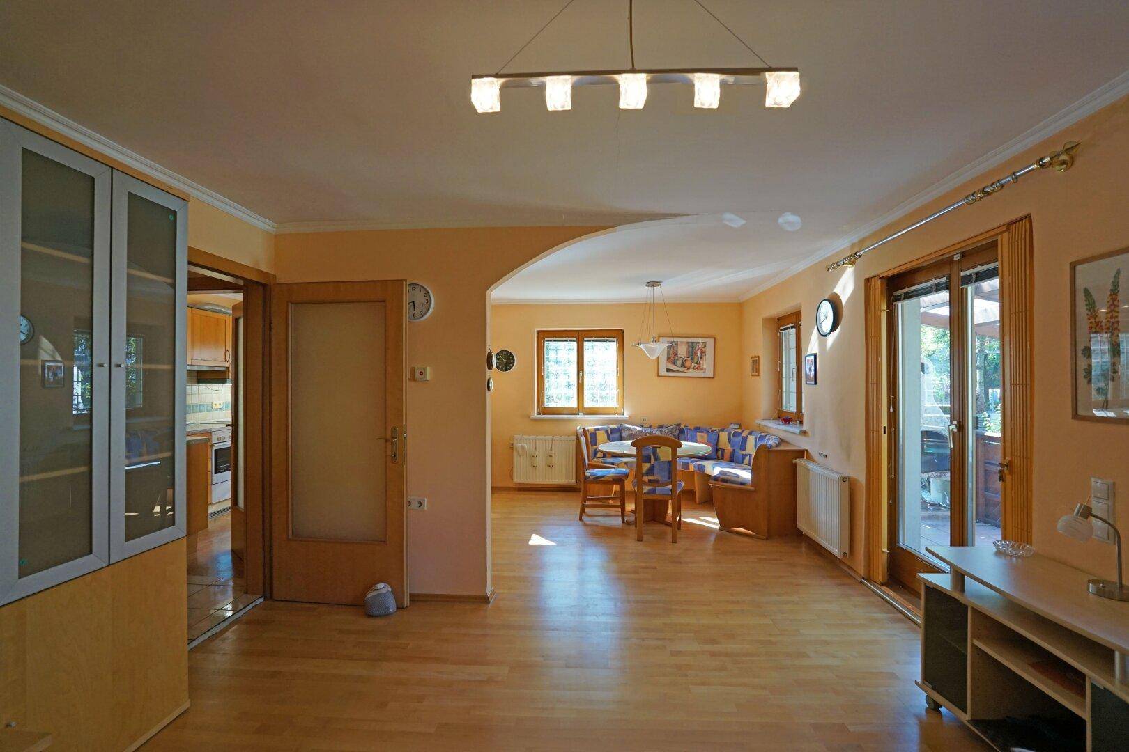 Wohnzimmer Richtung Esszimmer