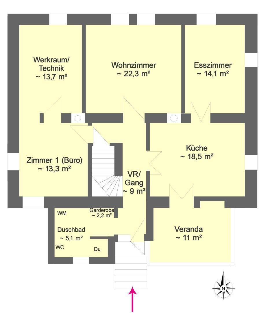 Grundriss des Erdgeschosses mit Wohnzimmer, Esszimmer, Küche und Veranda.