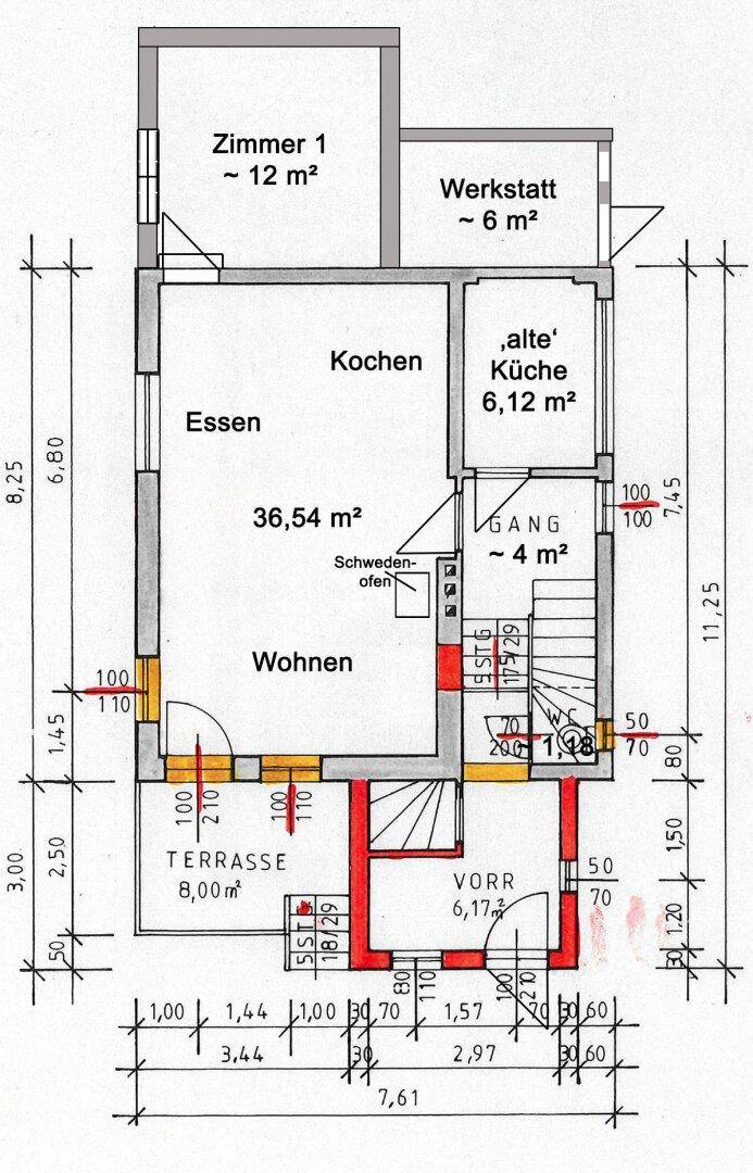 Grundriss des Erdgeschosses mit Wohn-, Ess- und Küchenbereich sowie Terrasse.