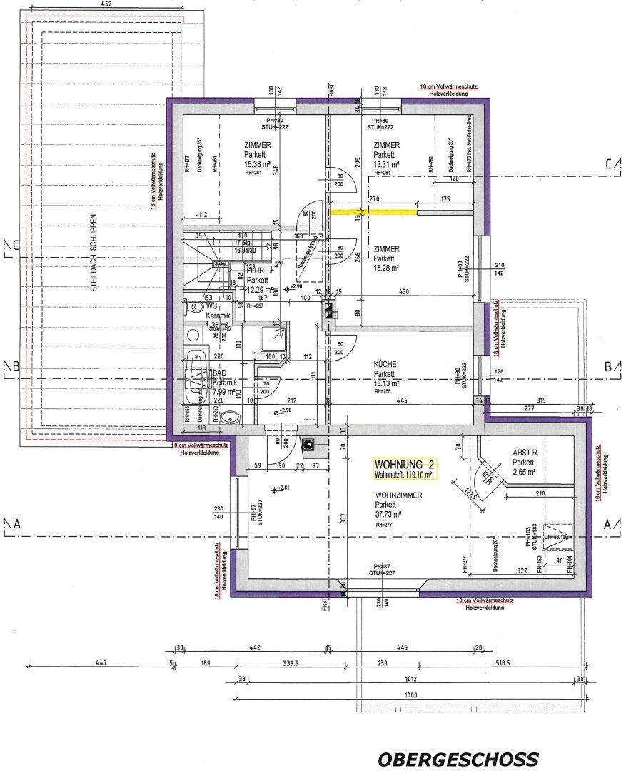 Grundriss des Obergeschosses mit Schlafzimmern, Küche und Wohnzimmer.