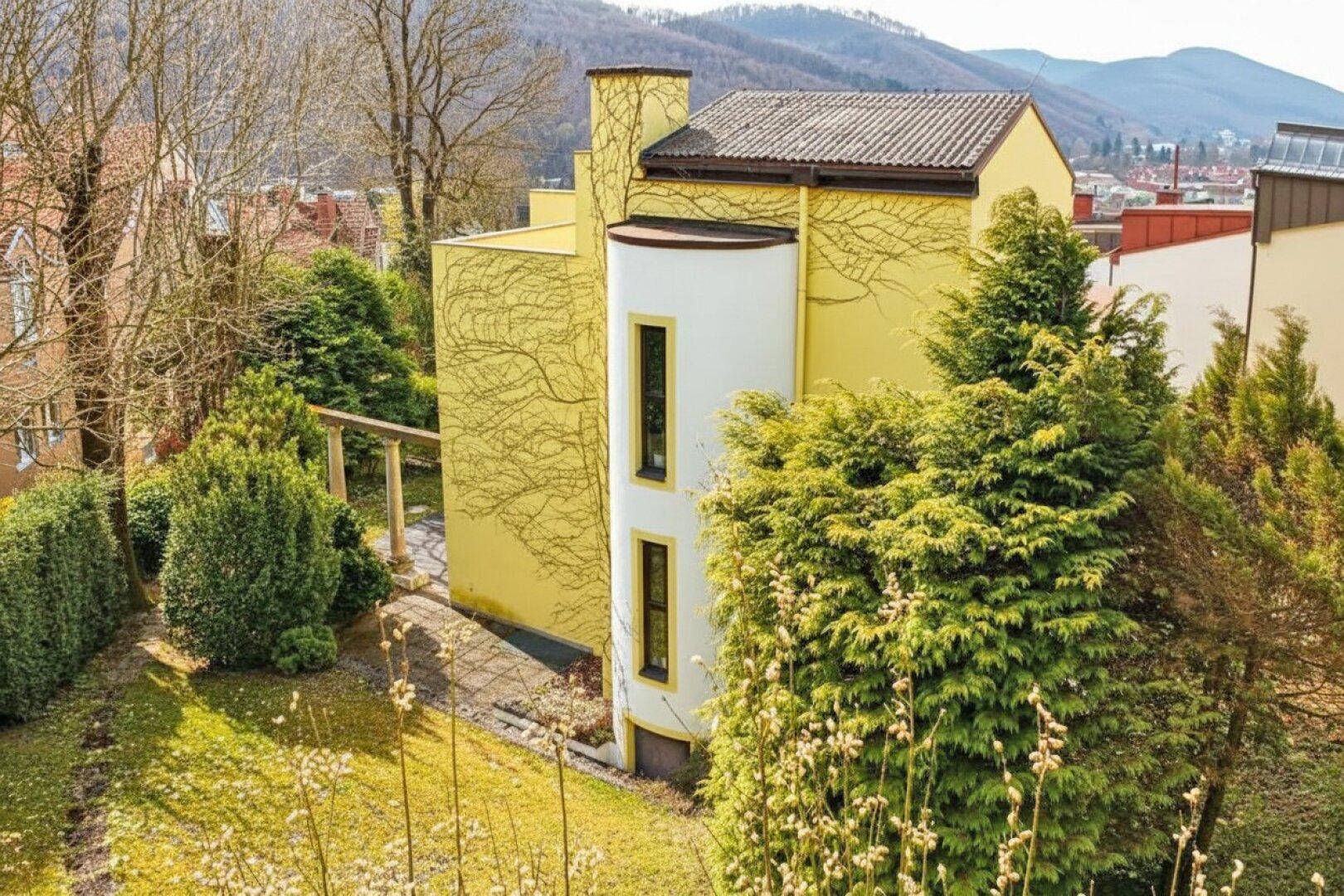 Eckreihenhaus mit Einfamilienhauscharakter in zentrumsnaher Aussichtsslage - Widok 2