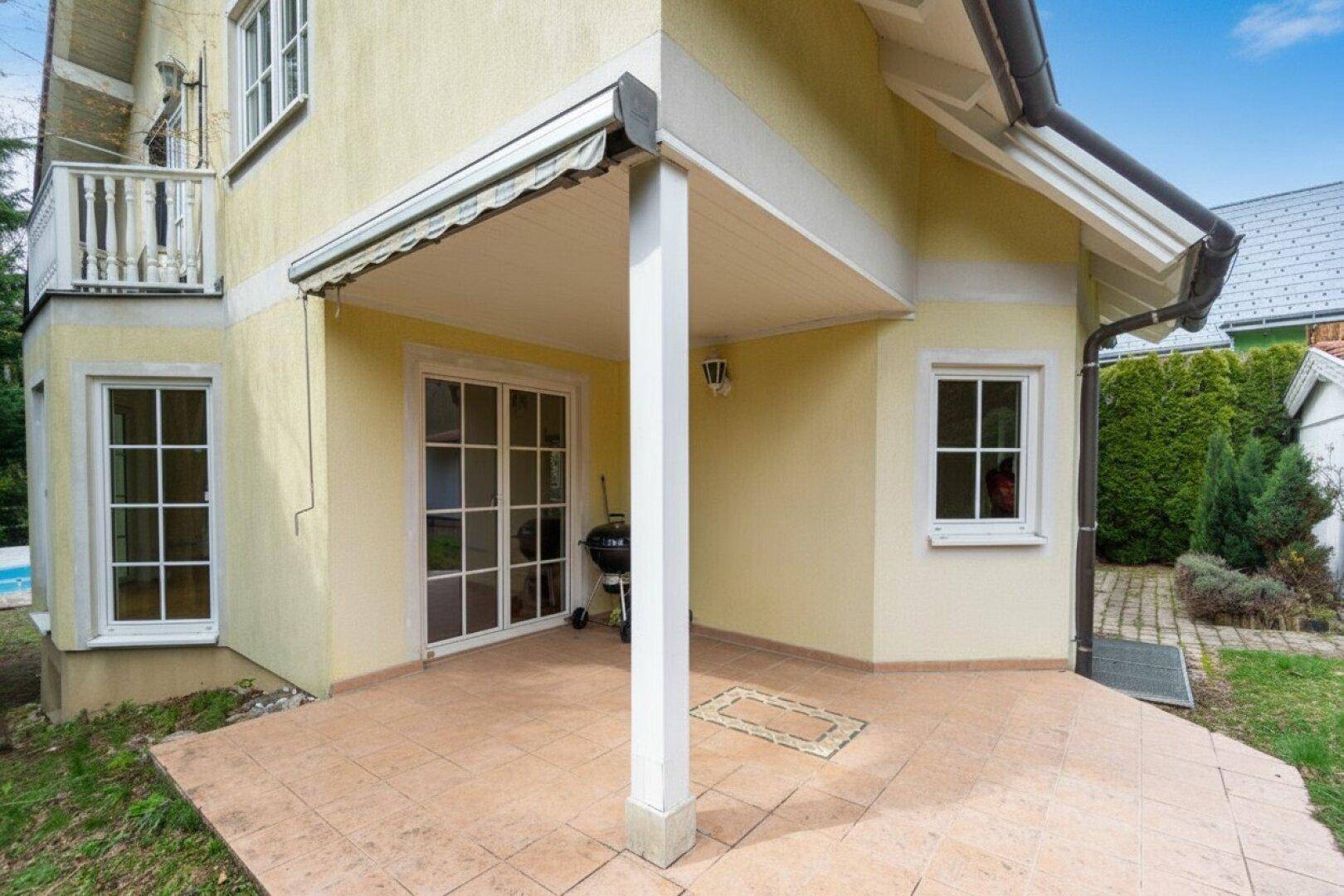 Einladendes Haus im Grünen! Großer Grund, Südterrasse, Keller und Doppelgarage - Ansicht 6
