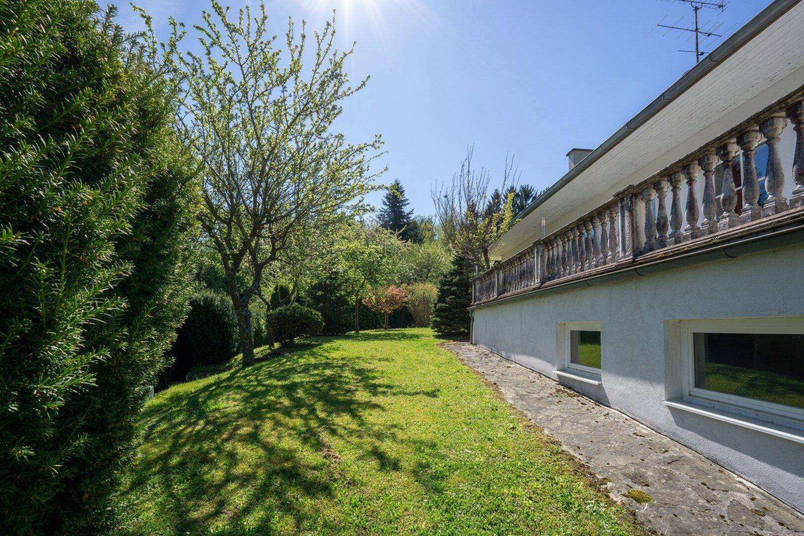 Reizvolles Einfamilienhaus in sonniger Lage mit Gartenidylle und Erweiterungspotenzial – pohled 4