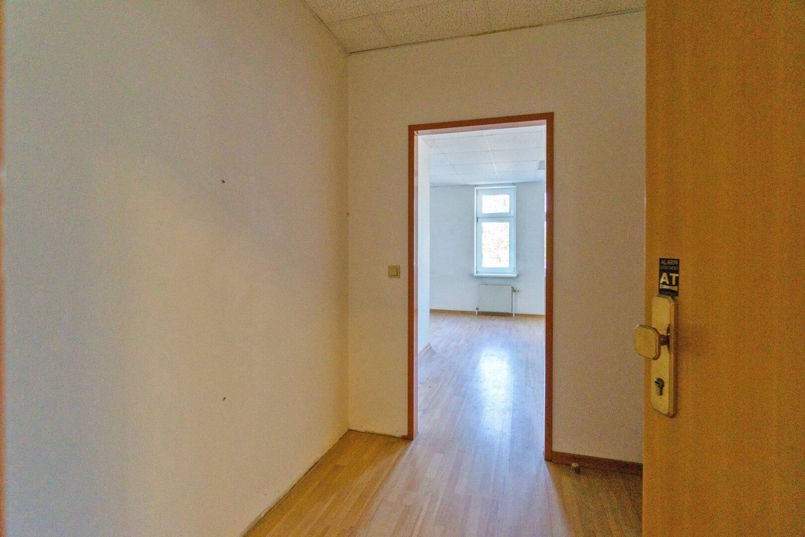 Flexibel gestaltbare, ca. 96 m² große Ordination/Praxis in top Lage in Hütteldorf - Mehr