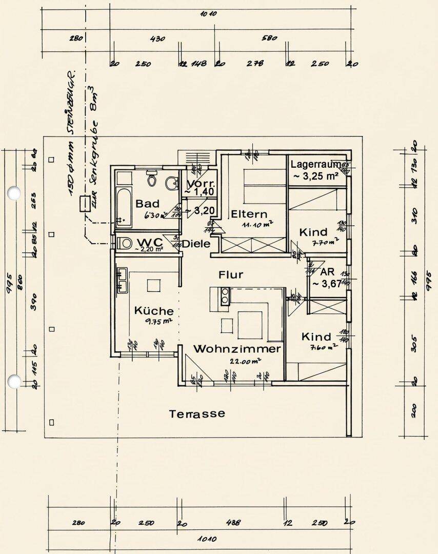 Grundriss des Erdgeschosses mit Wohnzimmer, Küche, Bad und drei Schlafzimmern.