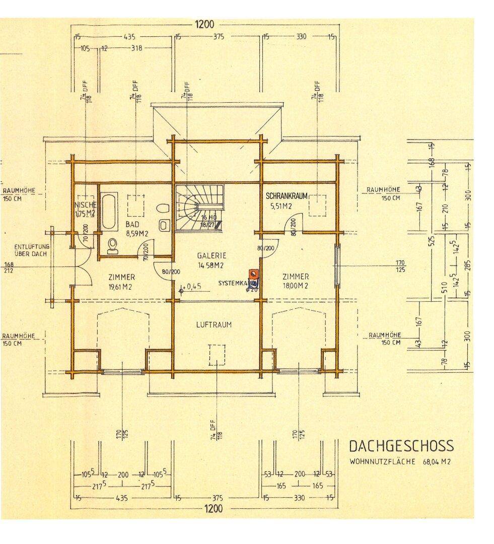 Grundriss des Dachgeschosses mit Schlafzimmern, Galerie, Bad und Dachschrägen.