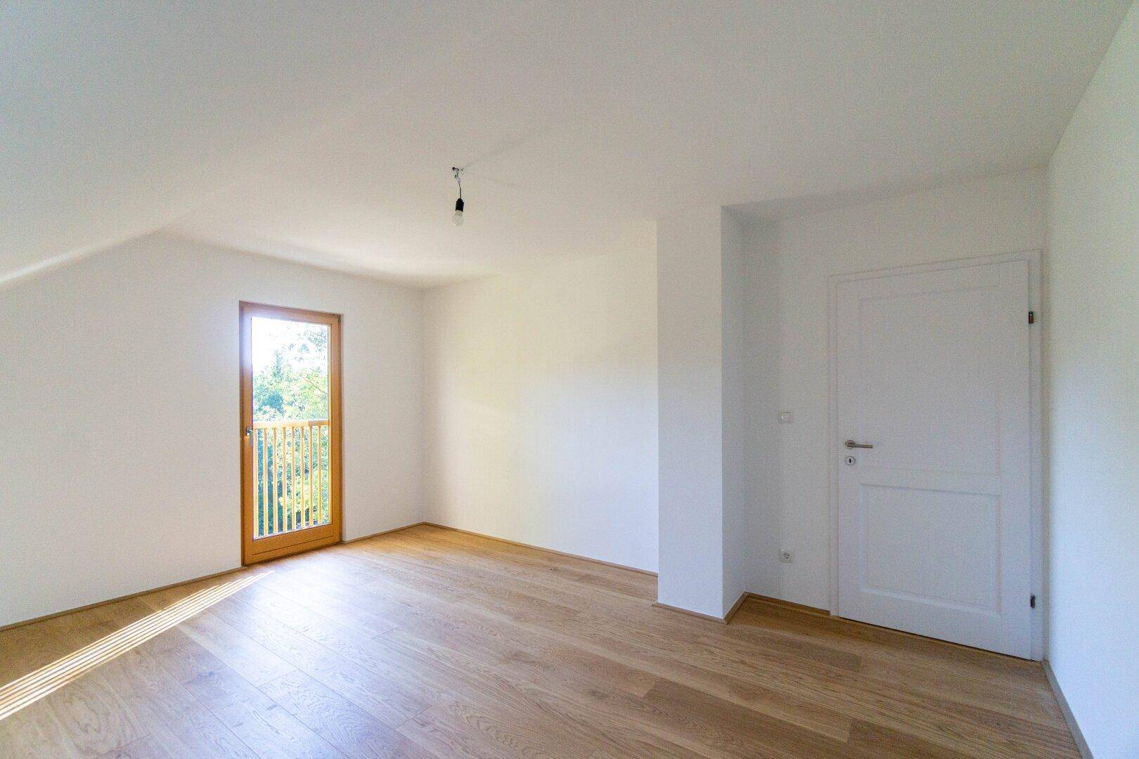 großes südliches Zimmer DG