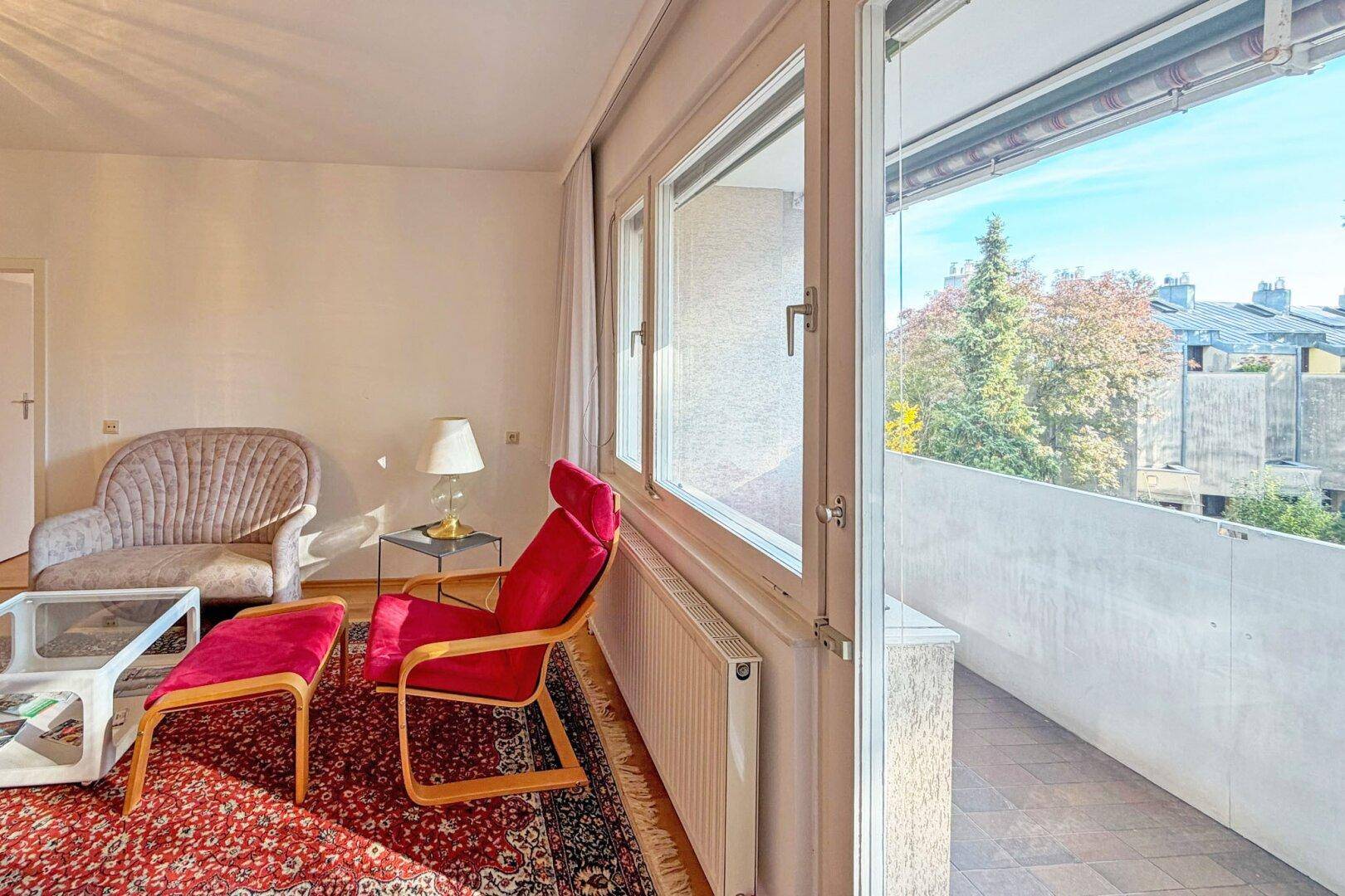 Wohnzimmer_Ausgang Loggia
