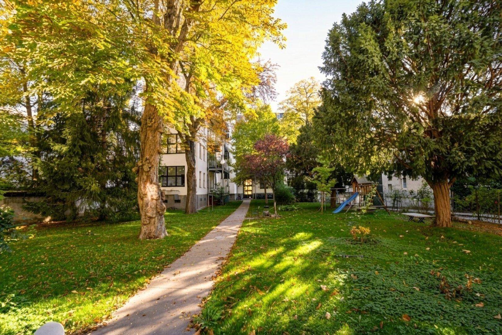 Hausgarten mit Altbaumbestand
