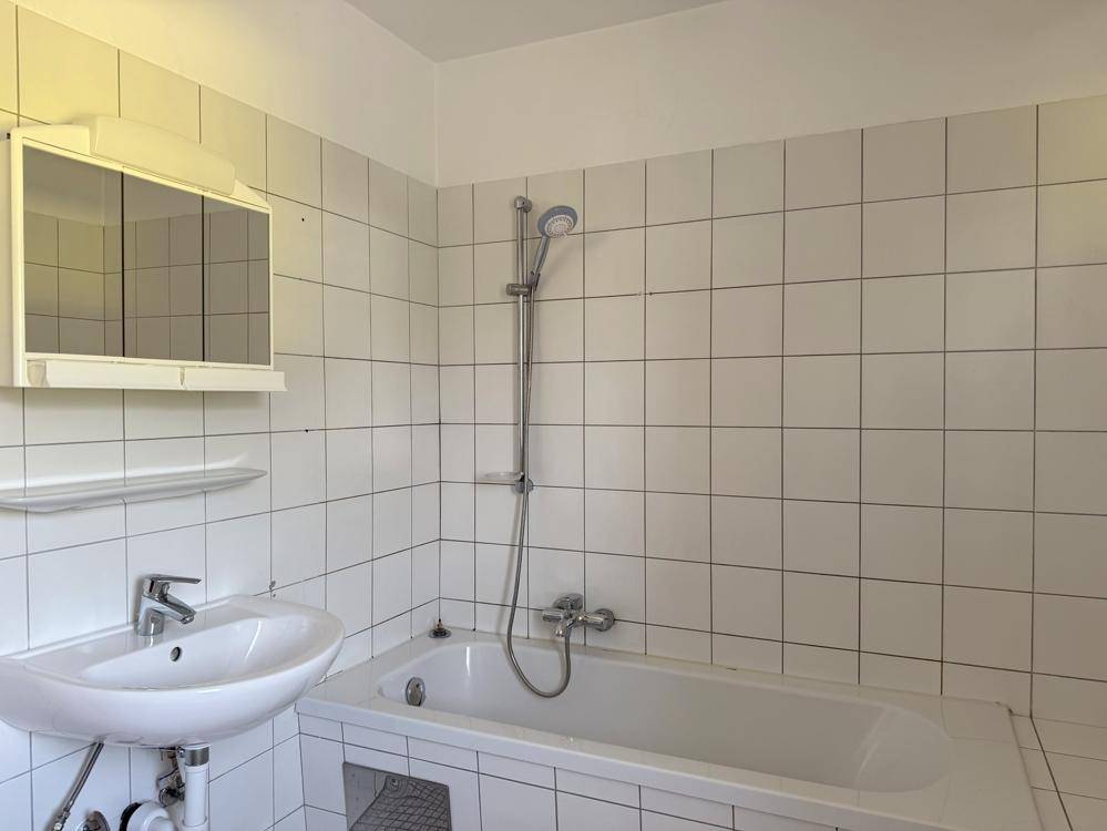Badezimmer mit Fenster