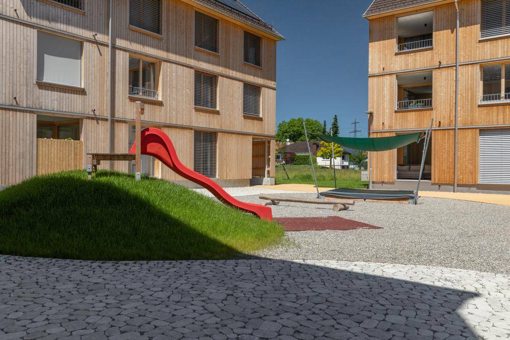 Spielplatz direkt vor der Wohnung