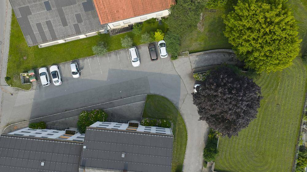 Besucher-, TG-Platz