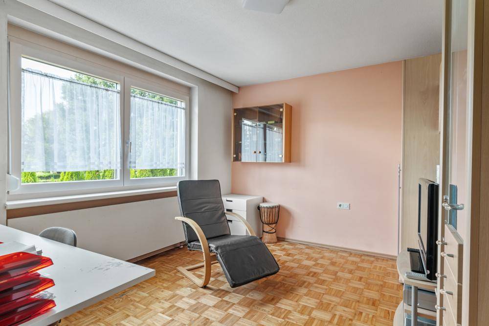 Kinder-/Bürozimmer