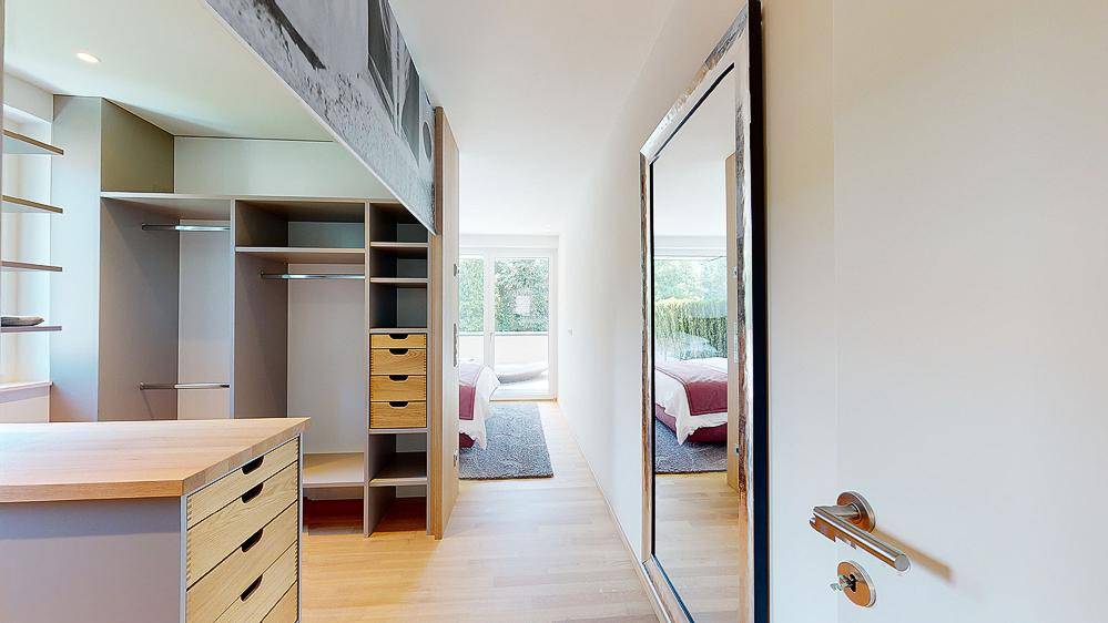 Mit begehbaren Schrank