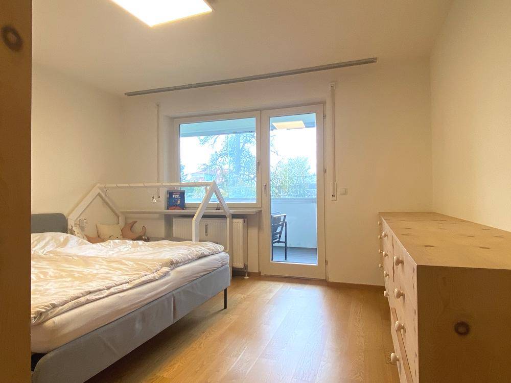 Geräumiges Schlafzimmer