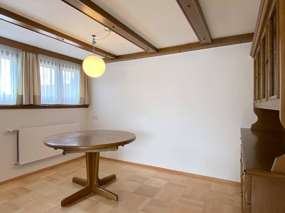 Separates Esszimmer mit Einbauschrank