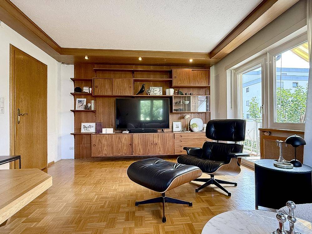 Wohnzimmer mit Zugang zur Terrasse