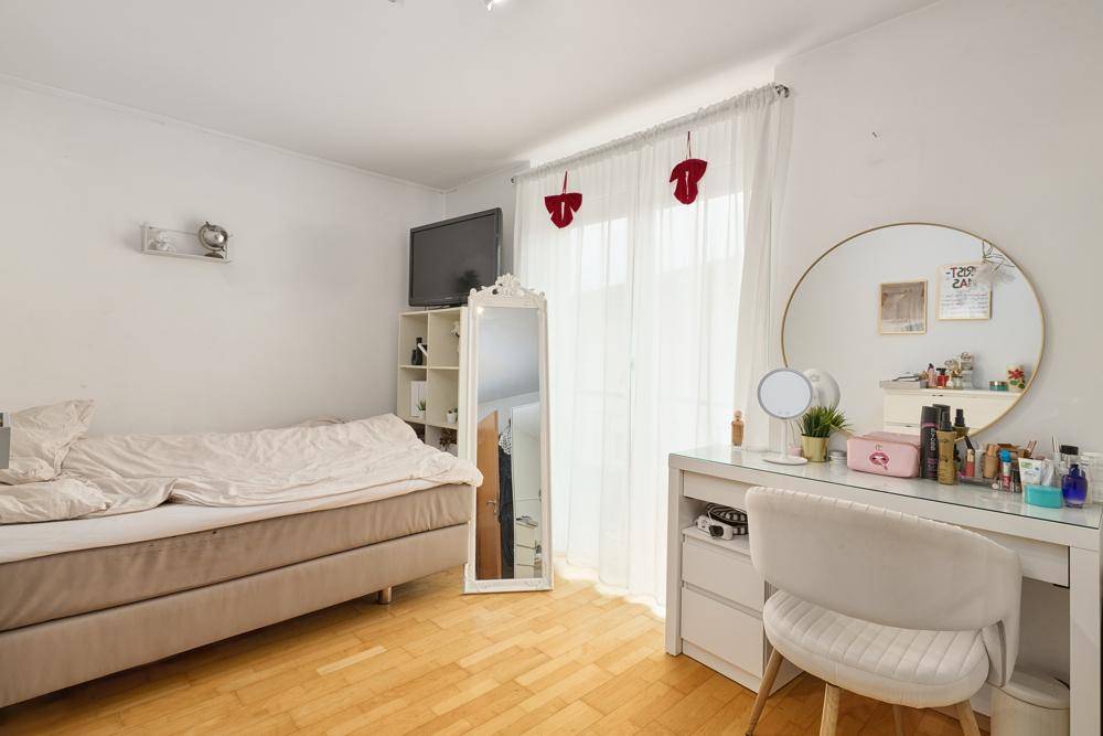 Stilvolle Doppelhaushälfte mit Kamin - Ansicht 5