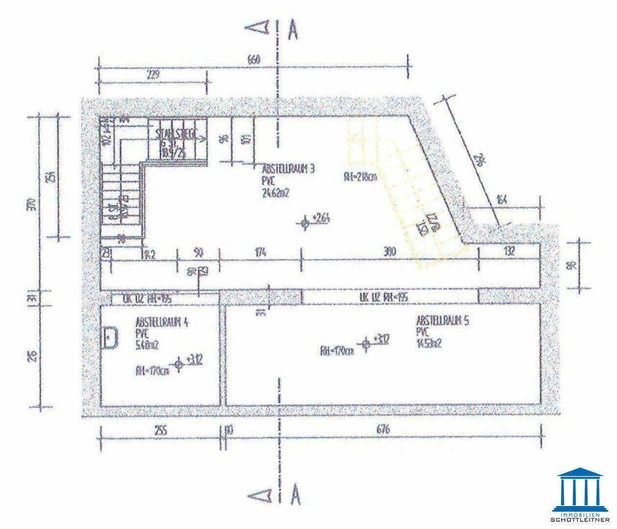 Grundrissplan eines Untergeschosses mit mehreren Abstellräumen und Treppenaufgang.