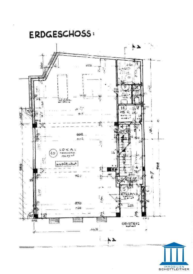 Detaillierter Grundriss des Erdgeschosses mit Raumaufteilung und Maßen.