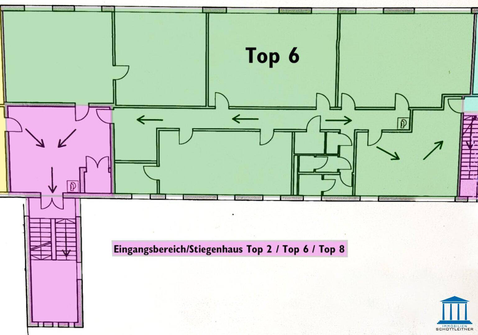 Grundrissplan einer Etage mit mehreren Räumen und einem Treppenhaus, farblich markiert.
