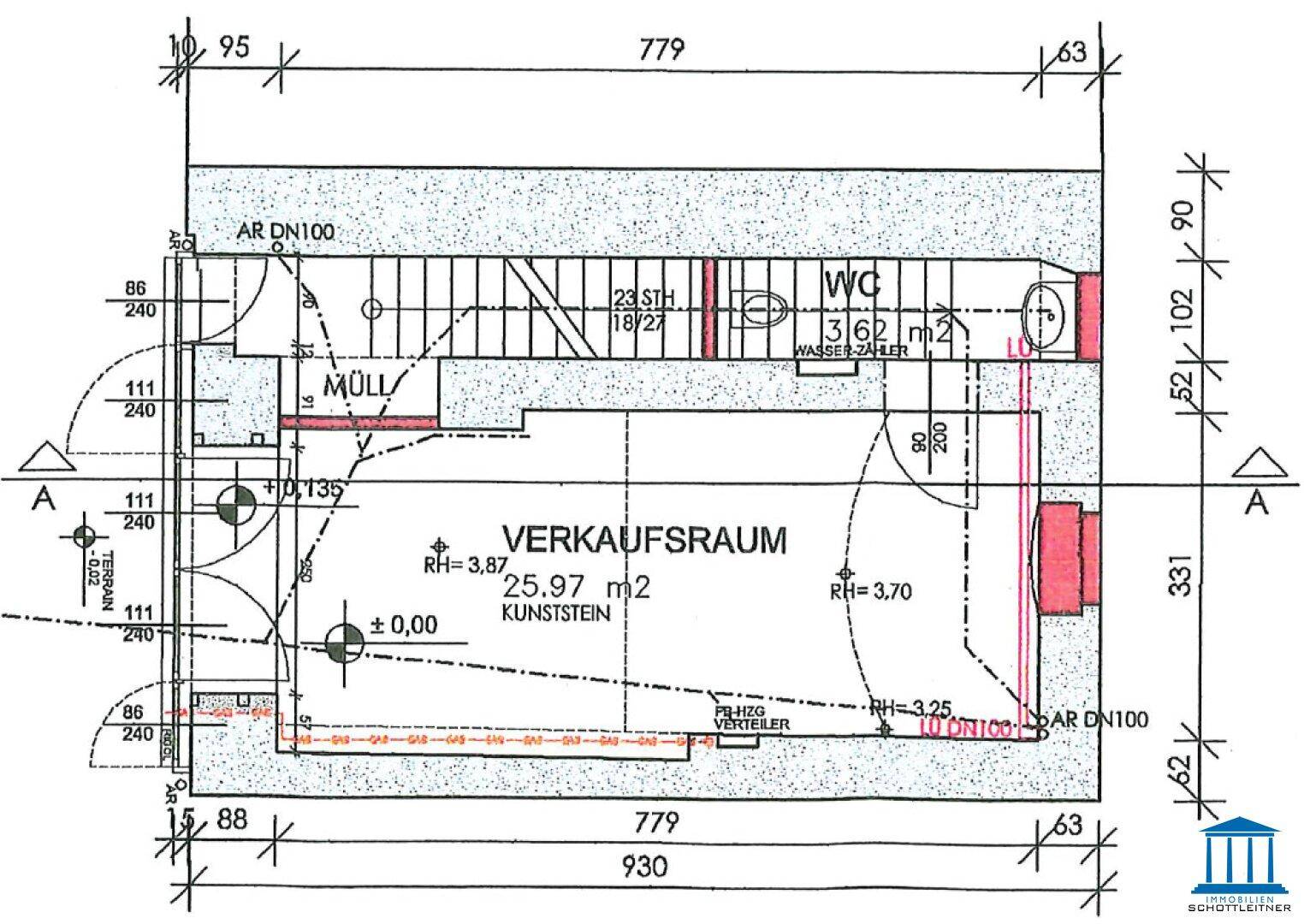 Grundriss eines Verkaufsraums mit integriertem WC und Treppenaufgang, detaillierte Maßangaben sind vorhanden.