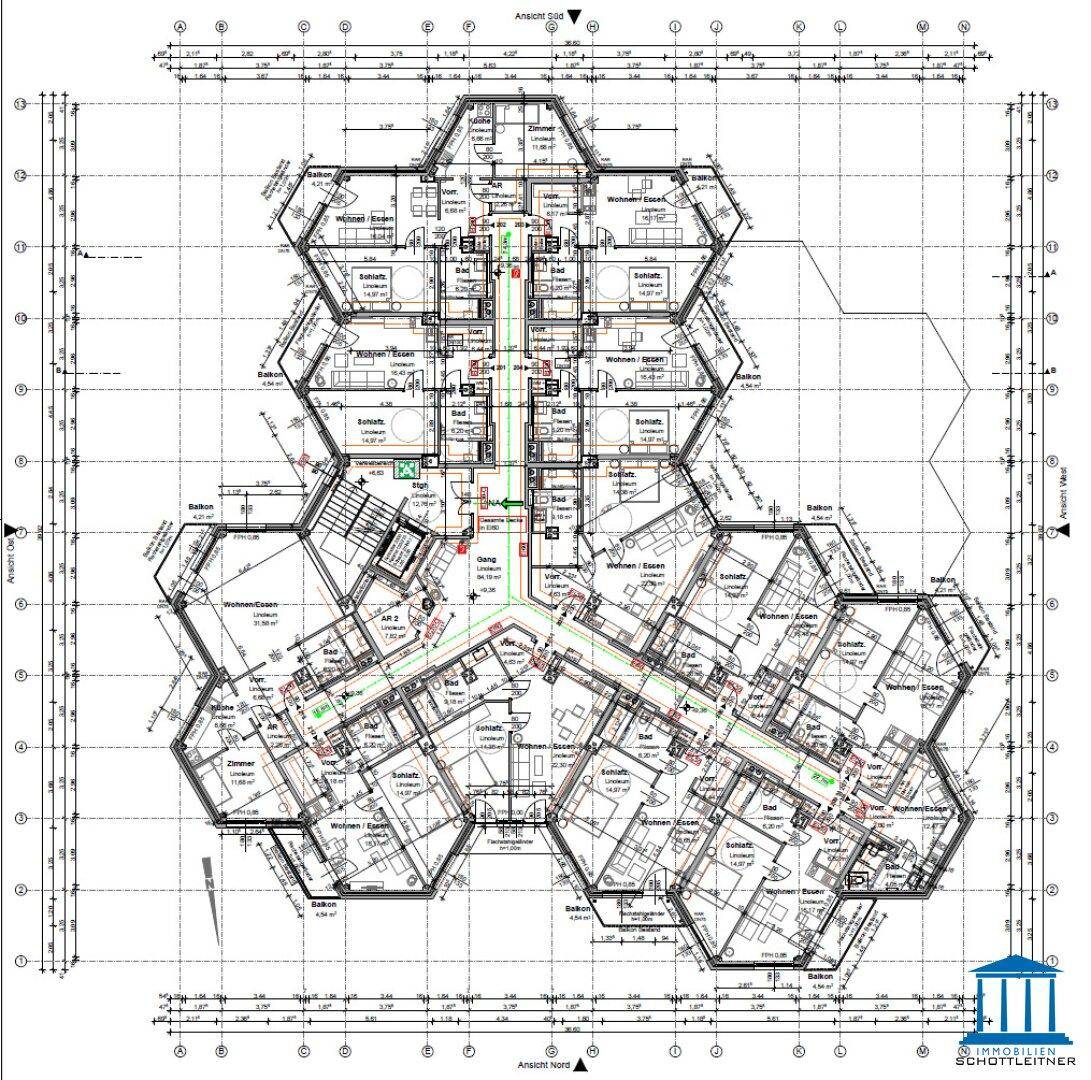 Grundriss einer weiteren Etage mit hexagonalen Wohneinheiten, offenem Wohnbereich und Balkonen.