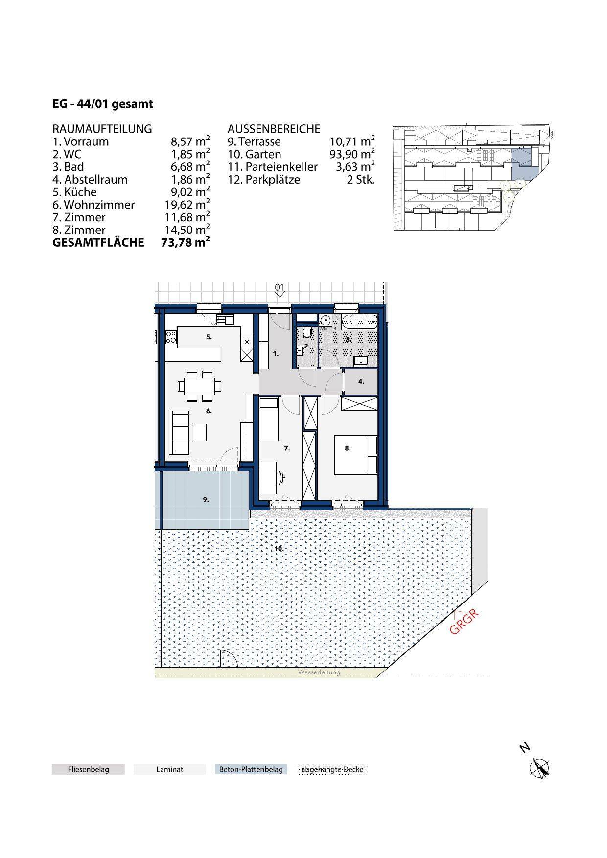 Detaillierter Grundriss einer Erdgeschosswohnung mit Terrasse, privatem Garten und zwei zugehörigen Parkplätzen.
