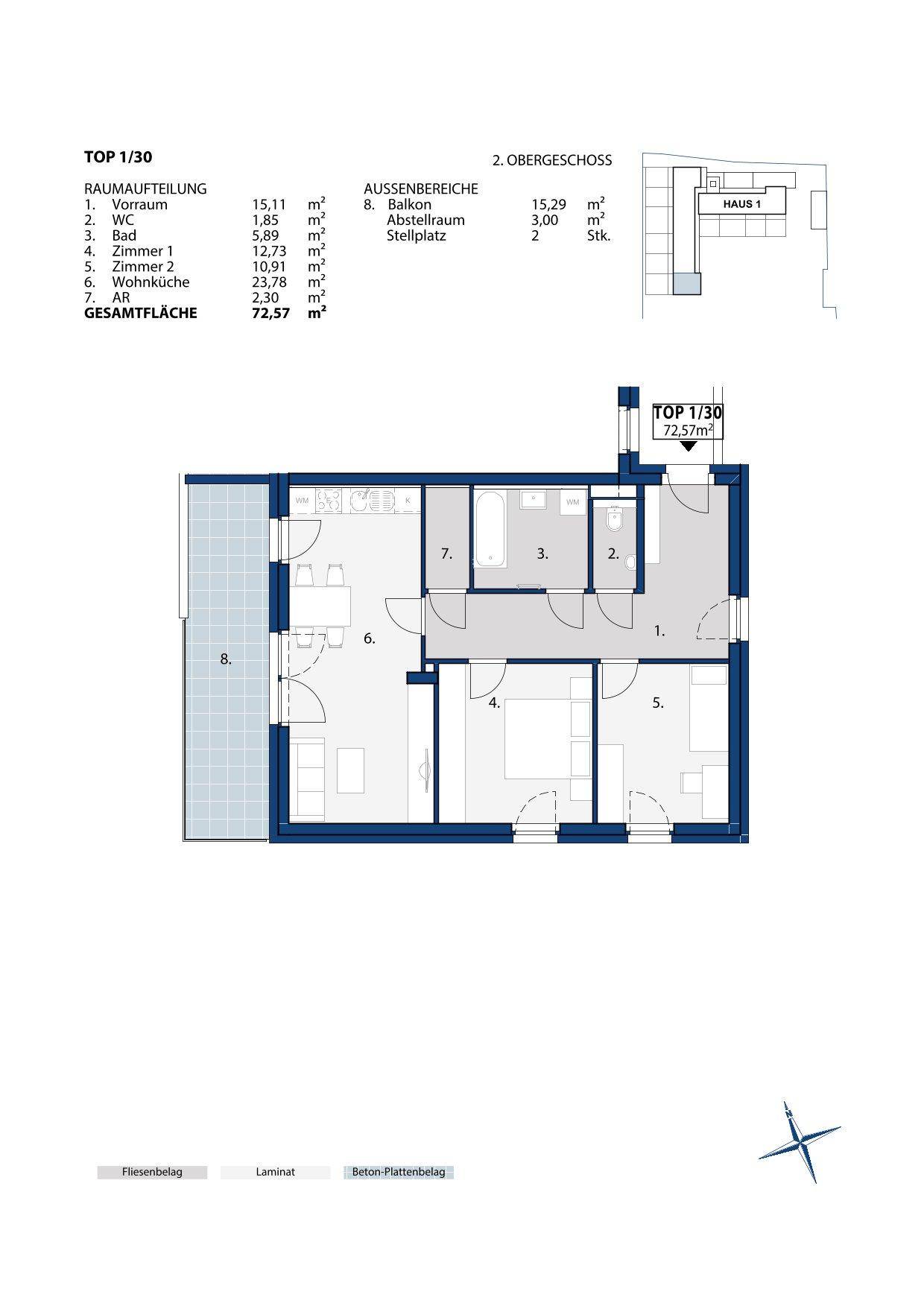 Grundriss einer Wohnung im Obergeschoss mit drei Zimmern, Wohnküche und großem Balkon.
