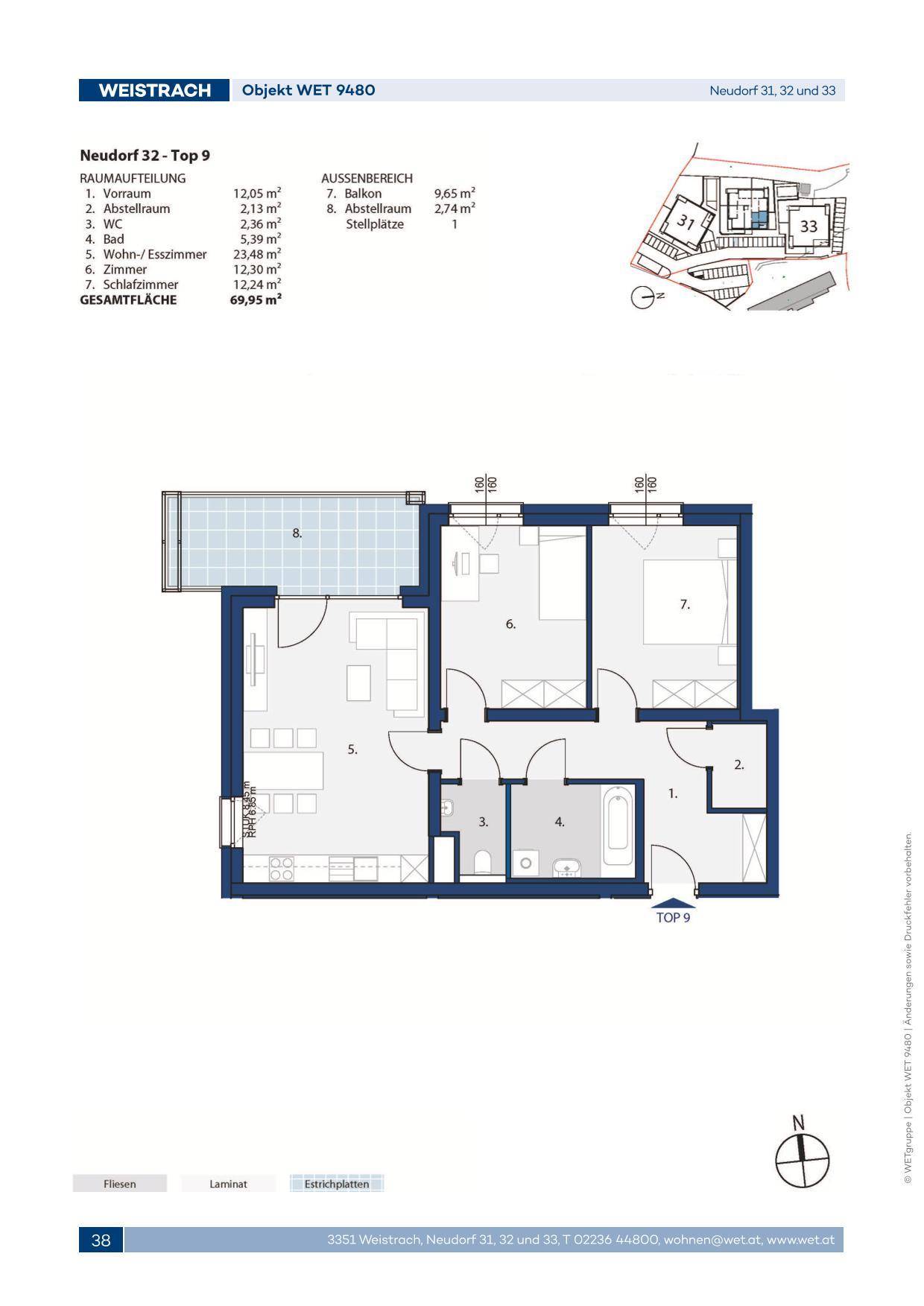Grundriss einer Wohnung mit offenem Wohn-Essbereich, zwei Schlafzimmern, Bad, separatem WC und Balkon.
