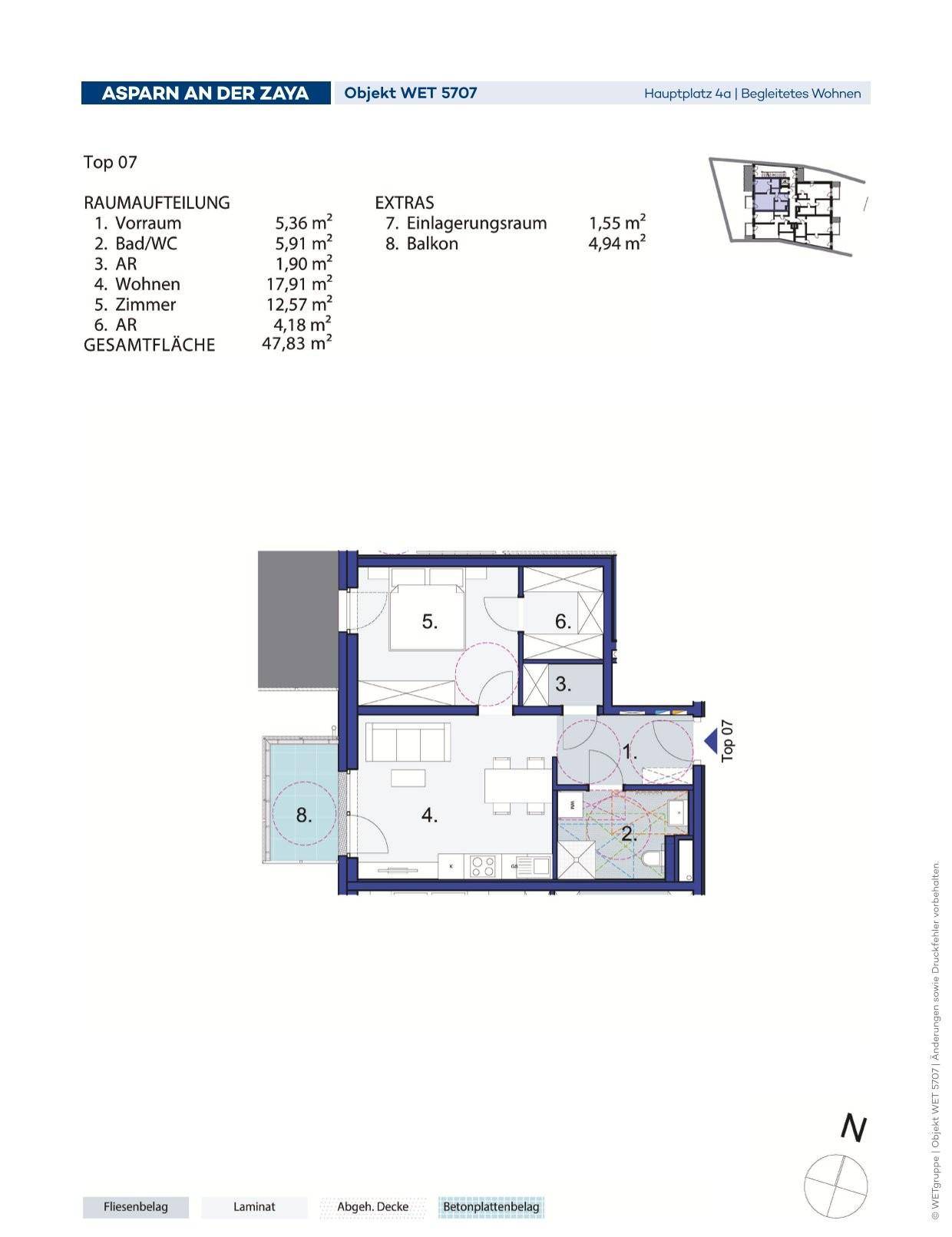 Grundriss der Wohnung Top 07 mit offenem Wohnbereich, Balkon und separaten Abstellräumen.