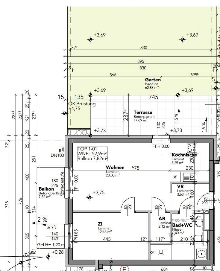 Grundriss einer Wohnung mit offenem Wohnbereich, Balkon, Terrasse und Garten.