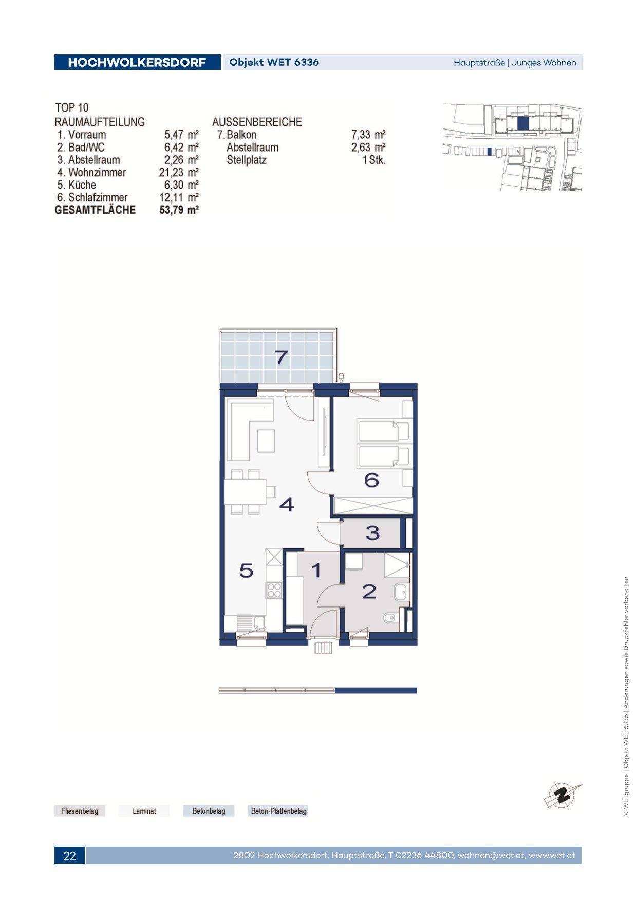 Grundriss einer Wohnung mit Balkon, Schlafzimmer, Bad und separatem WC.