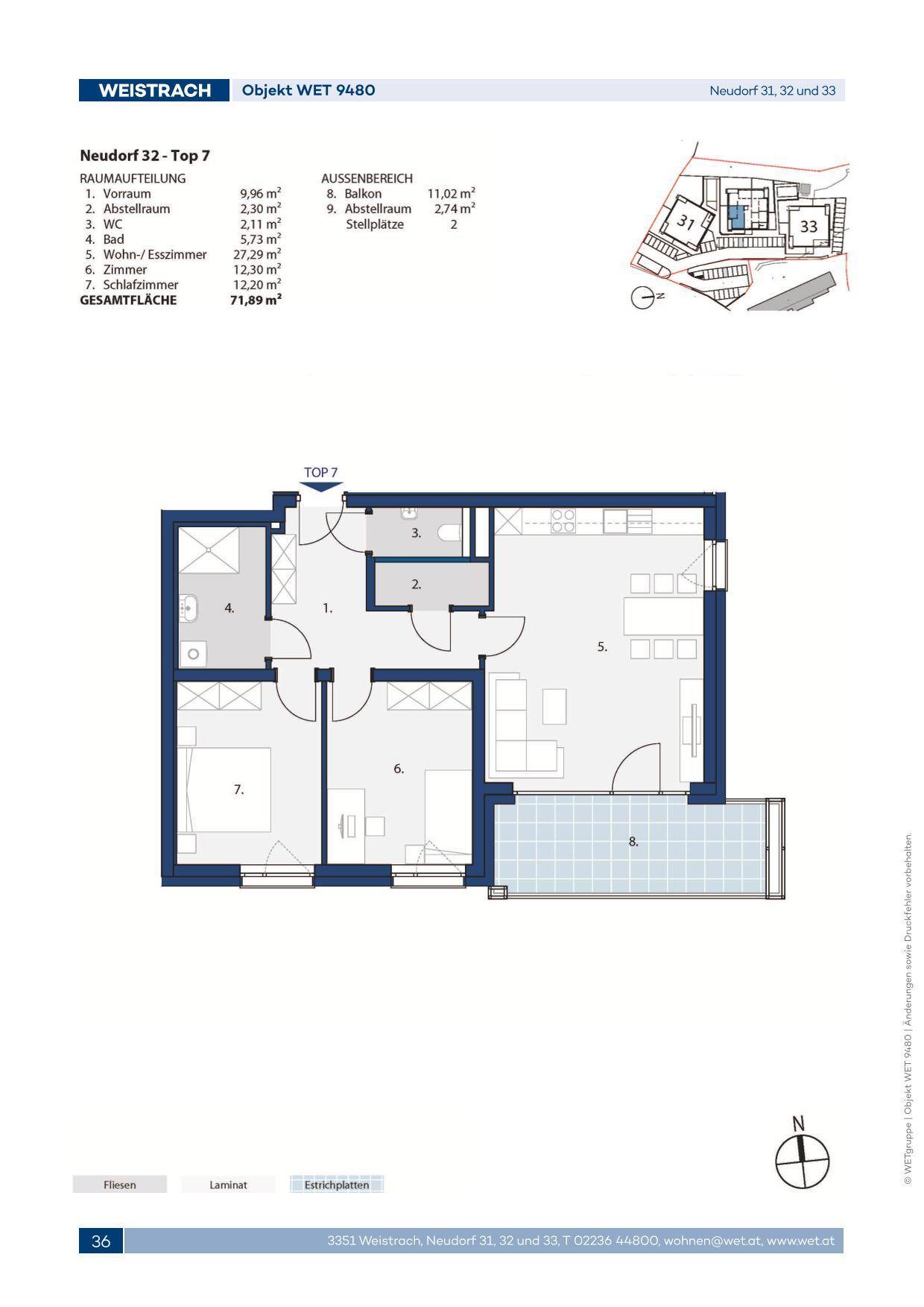 Grundriss einer Wohnung mit offenem Wohn-/Essbereich, zwei Schlafzimmern, Bad, separatem WC und einem Balkon.