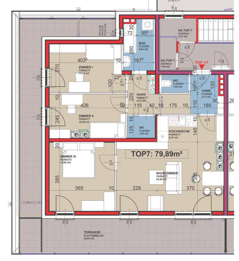 Grundriss der Wohnung TOP7 mit drei Schlafzimmern, offenem Wohnbereich, separatem WC und großer Terrasse.