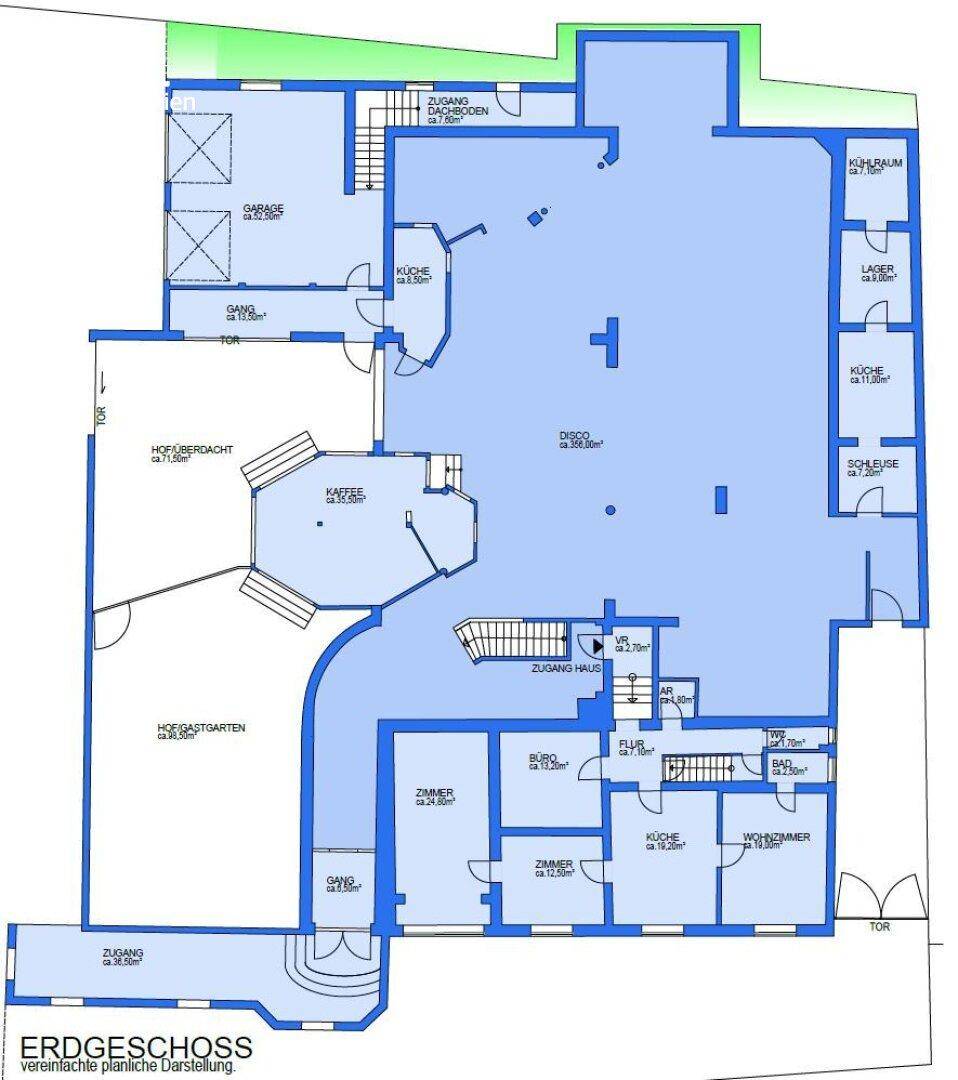 Grundriss des Erdgeschosses mit verschiedenen Räumen, Garage und Hofüberdachung.