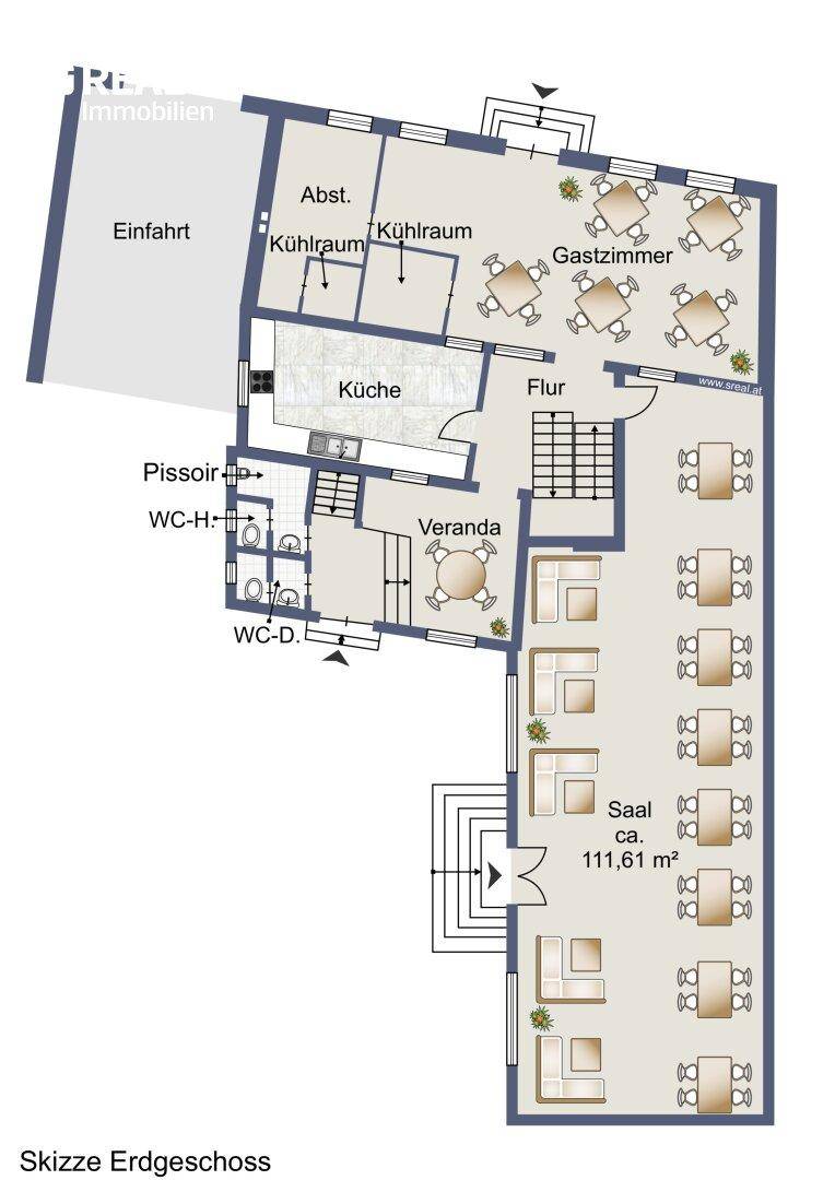 Grundriss des Erdgeschosses mit großem Saal, Gastzimmern, Küche und Veranda.