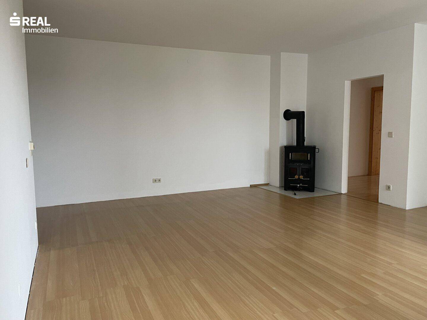 https://pictures.immobilienscout24.de/prod.www.immobilienscout24.at/pictureserver/loadPicture?q=70&id=012.0012000001E3qlh-1730383650-db83cf0eaace4bd5bab75c83d78cbe8e