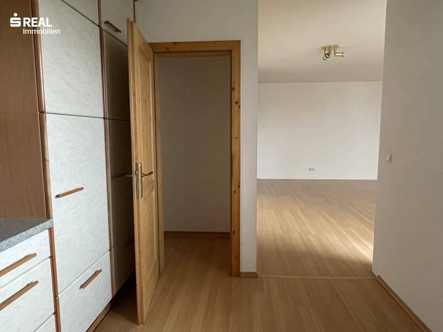 https://pictures.immobilienscout24.de/prod.www.immobilienscout24.at/pictureserver/loadPicture?q=70&id=012.0012000001E3qlh-1730383703-34cd38cb65494d32ba6d4a75eb3f0a9b