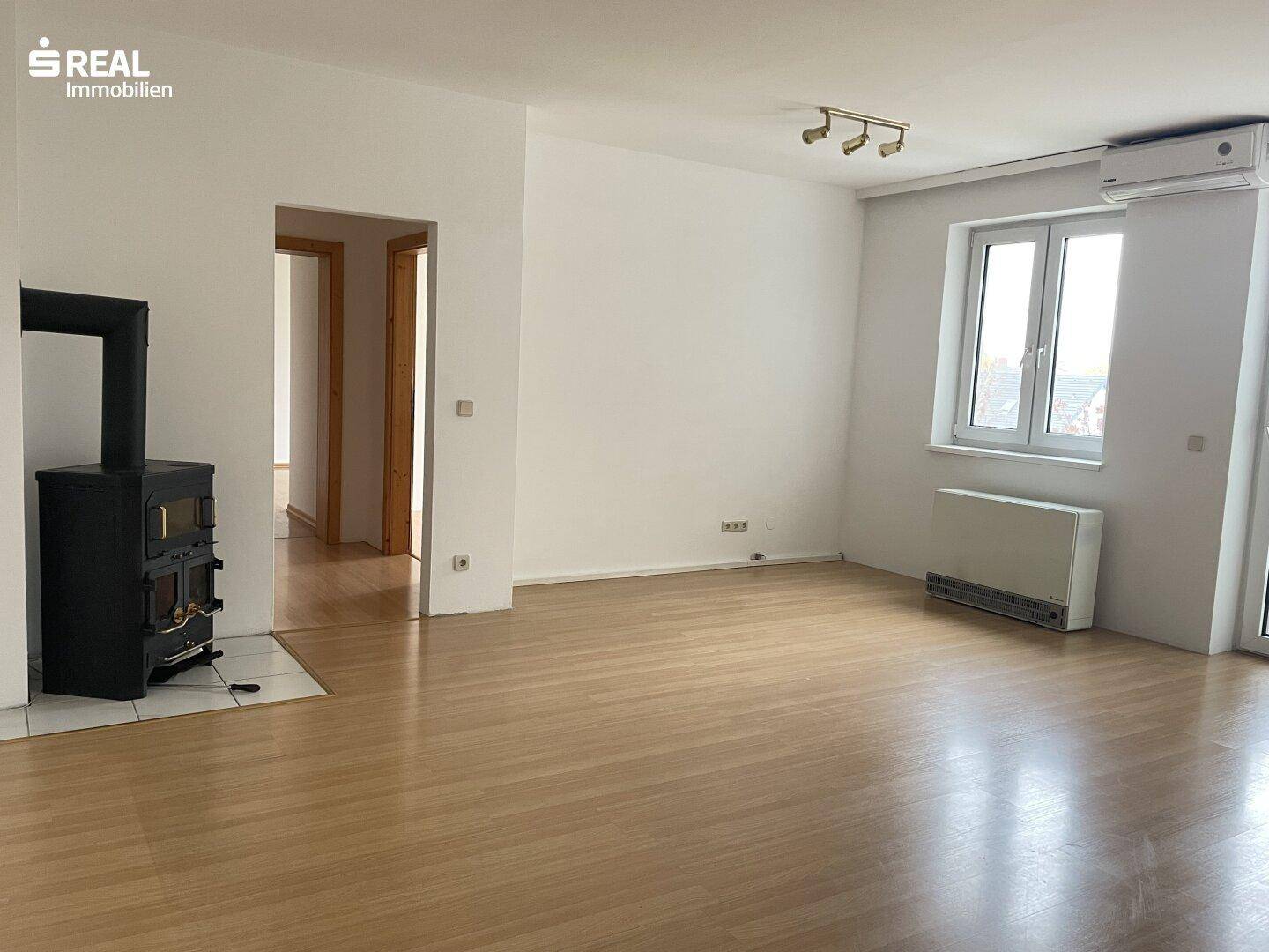 https://pictures.immobilienscout24.de/prod.www.immobilienscout24.at/pictureserver/loadPicture?q=70&id=012.0012000001E3qlh-1730383750-ace7880025594ebbb8671b081f2b9522