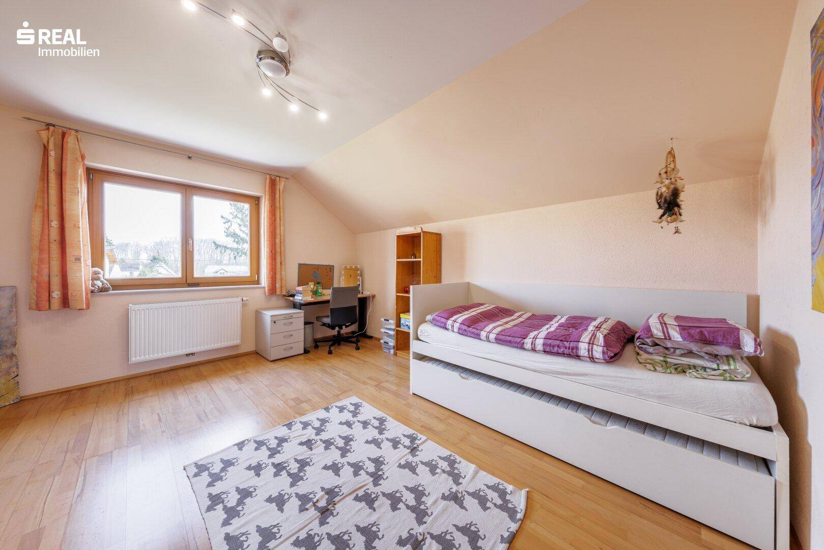 Schlafzimmer 2
