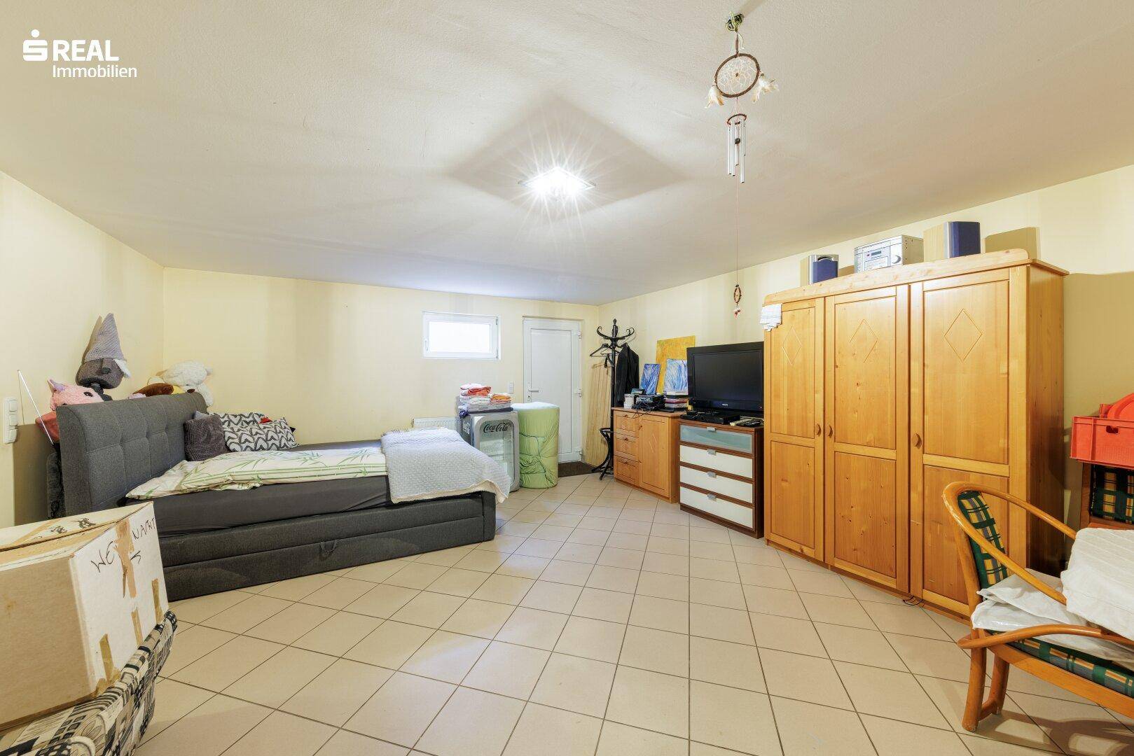 Partyraum-Gästezimmer