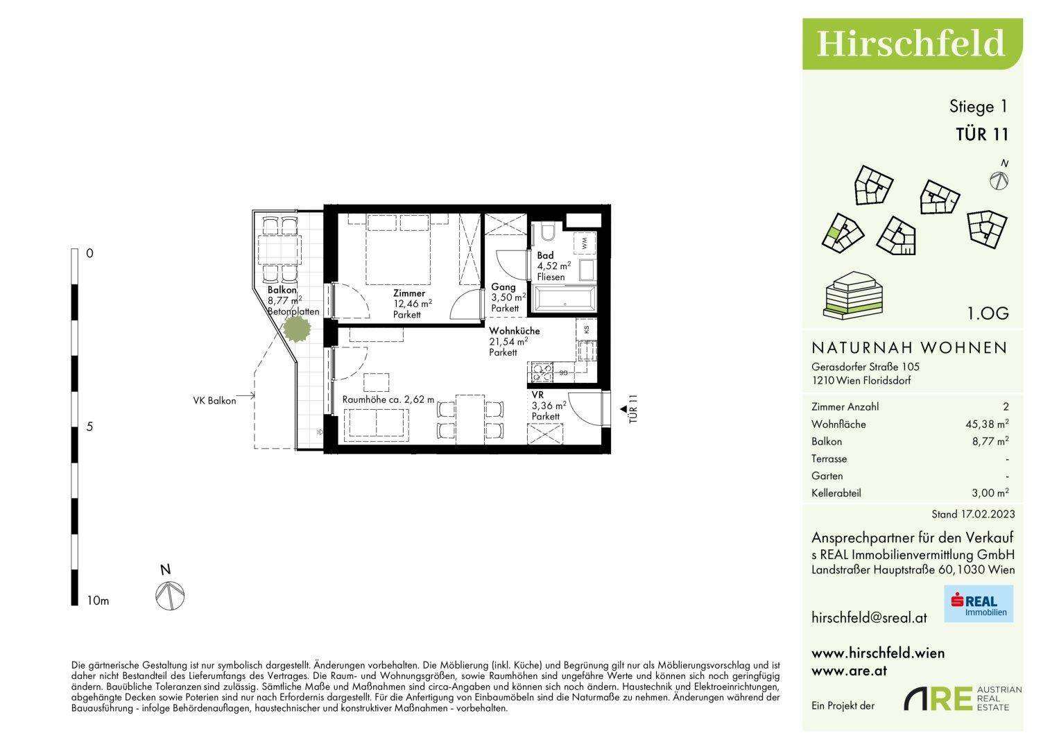 Grundriss der Wohnung Tür 11 im 1. Obergeschoss mit Balkon und zwei Zimmern.