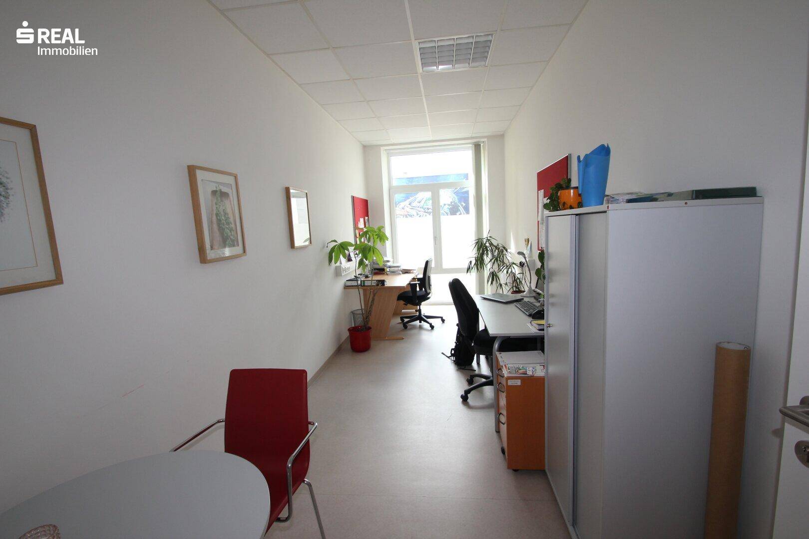 vermietete Büroräumlichkeiten im Zentrum vom Amstetten – pohled 6